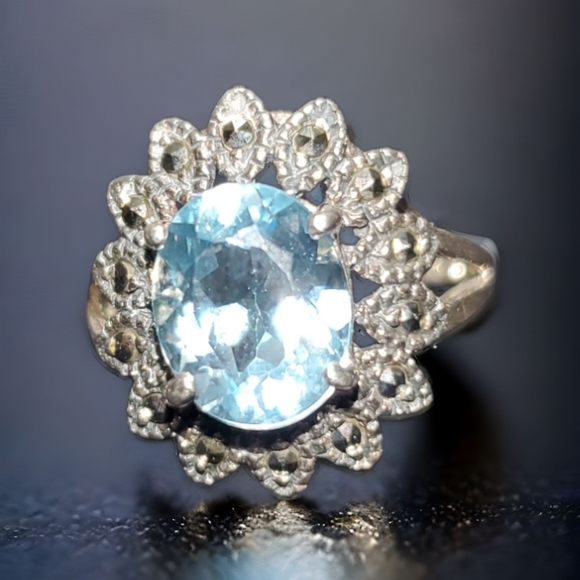 Vintage Jewelry - Vintage 925 Sterling Silver 8ct Blue Topaz Ring Size 7.5